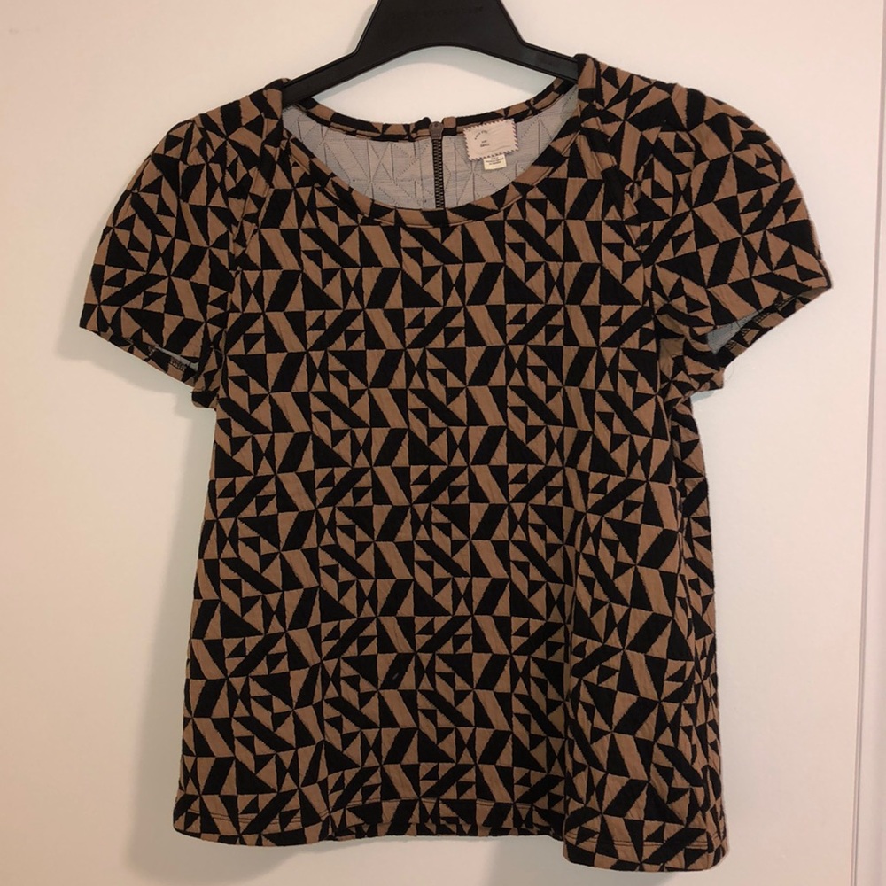 Anthropologie 9-H15 quilted geo top